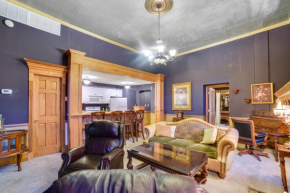 Yankton Apt 1 Mi to Mount Marty University!